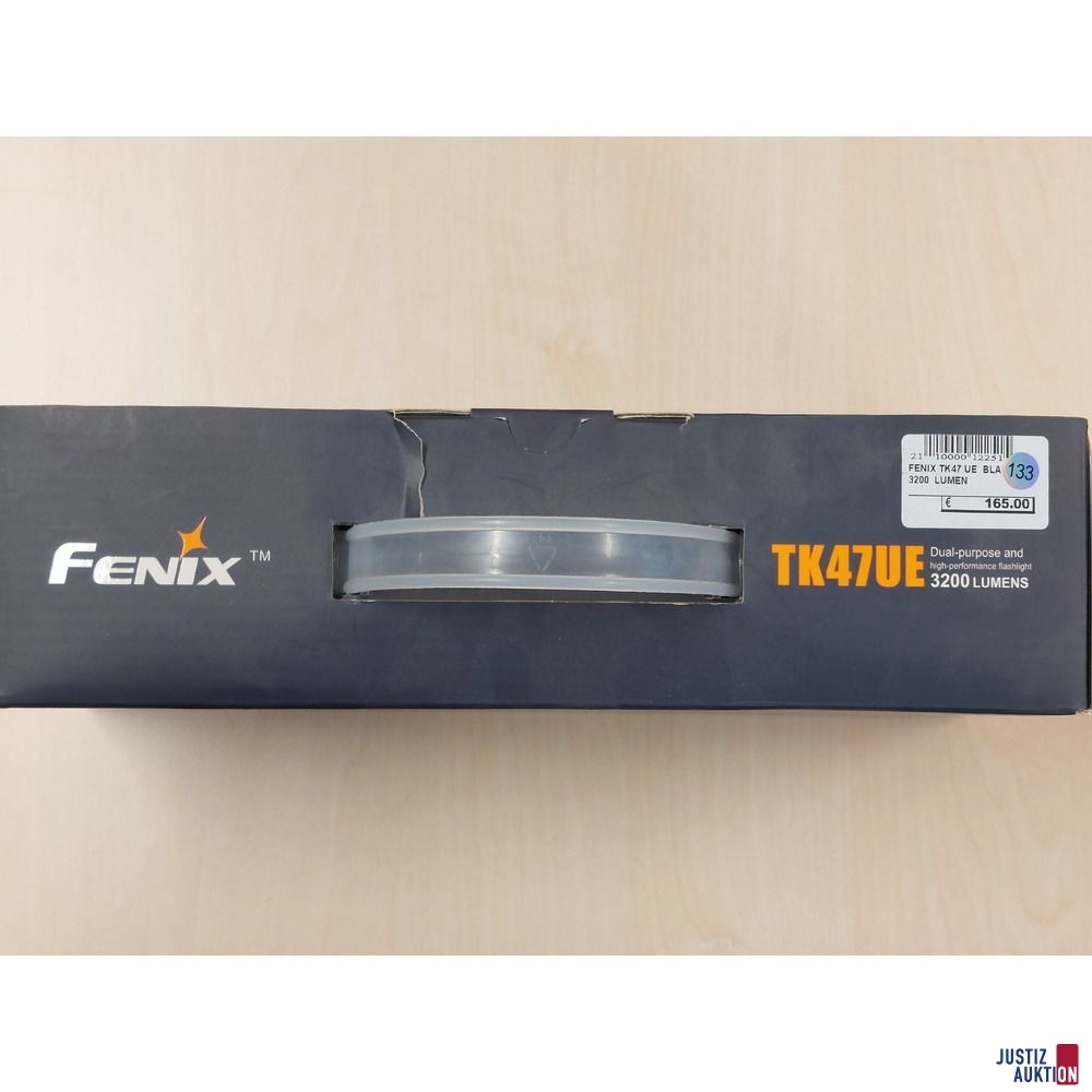 Taschenlampe der Marke FENIX TK47UE 3200 LUMEN