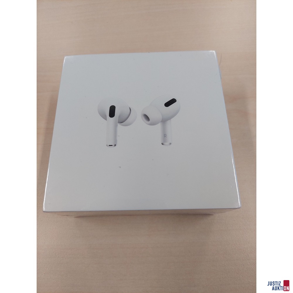 AirPods der Marke Apple mit MagSafe Charging Case