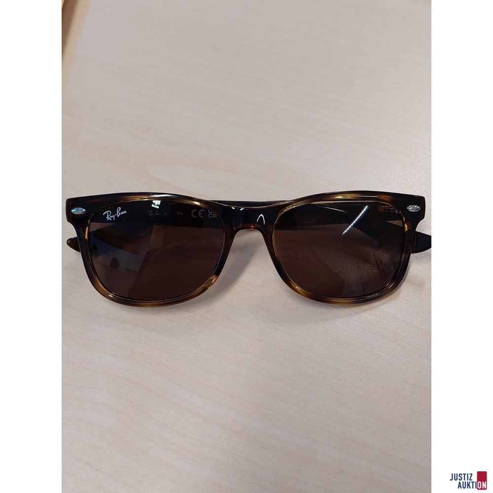 Sonnenbrille der Marke RayBan RJ90526