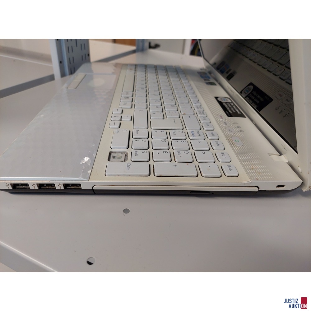 Laptop der Marke SonyVaio Model PCG-71811M (#178372) | Justiz-Auktion