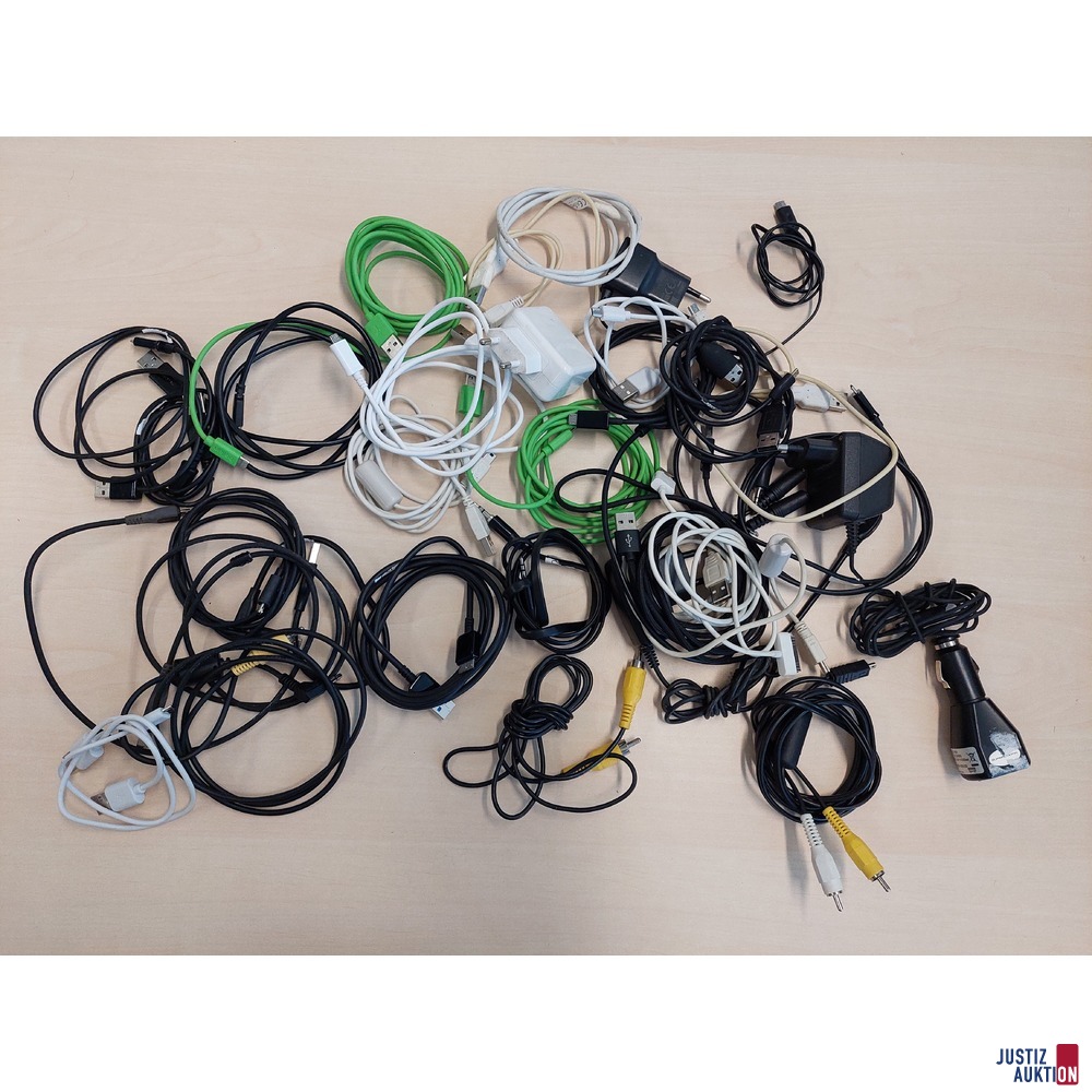 33 Kabel (USB-, Ladekabel, Adapter)