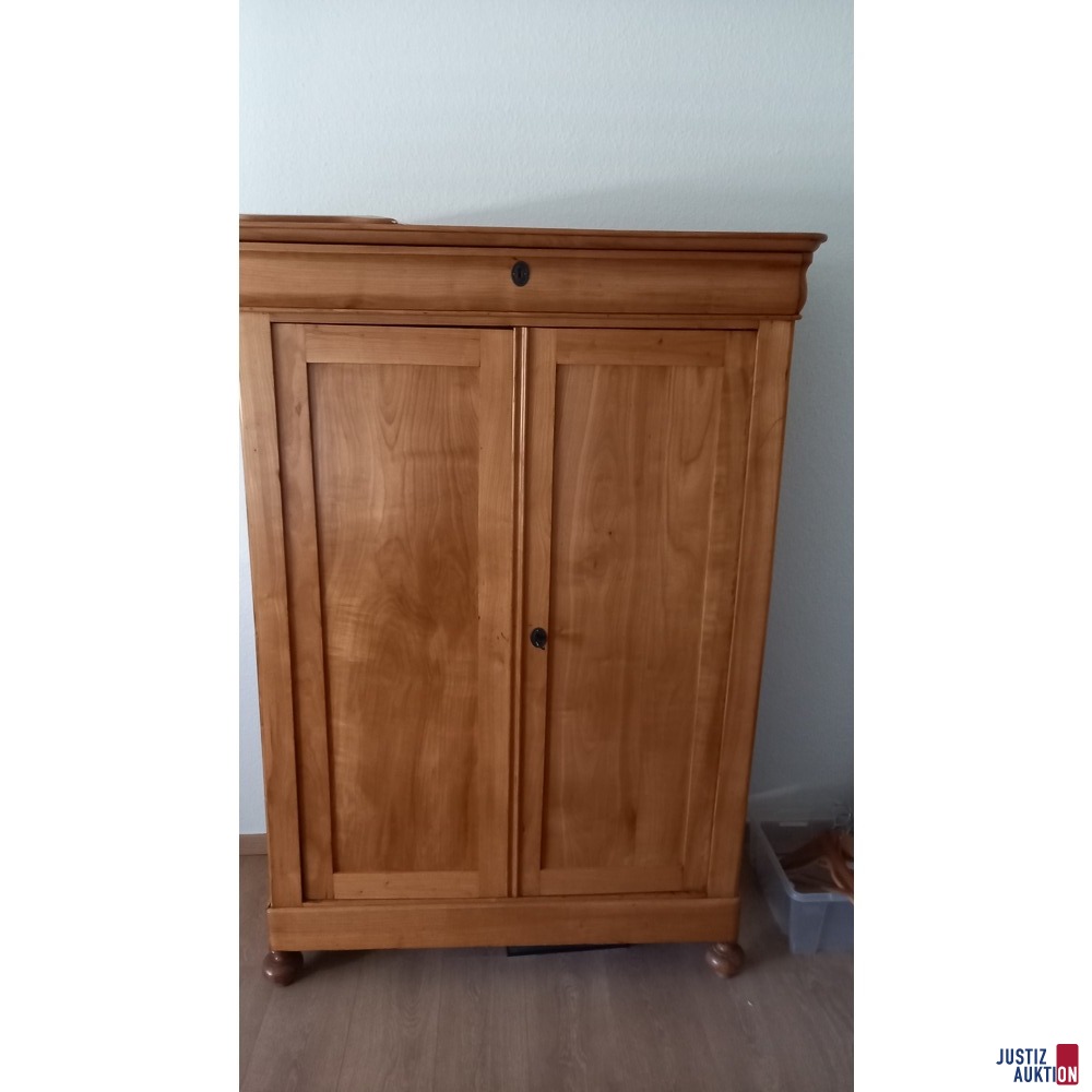 Schrank in Wohnung