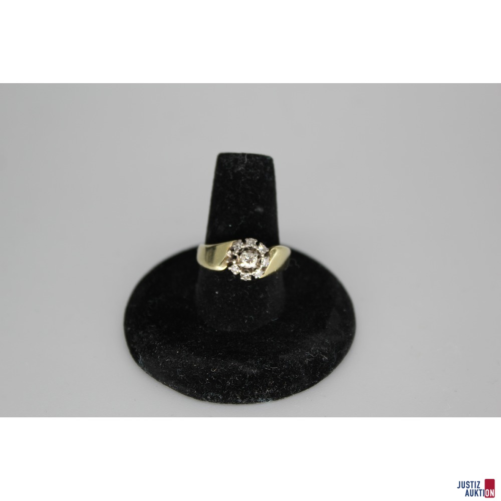 Ring mit Diamanten