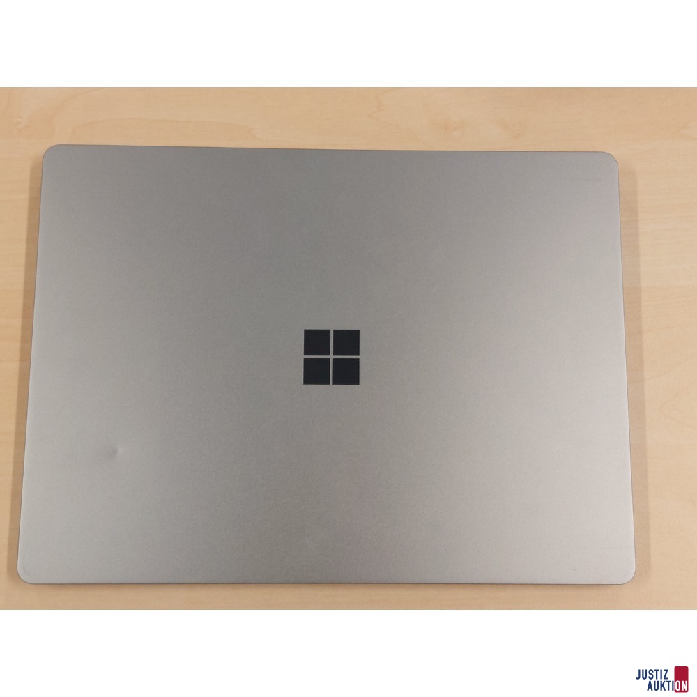 Laptop der Marke Microsoft Model 2013 Nr. 0833CWF2209374