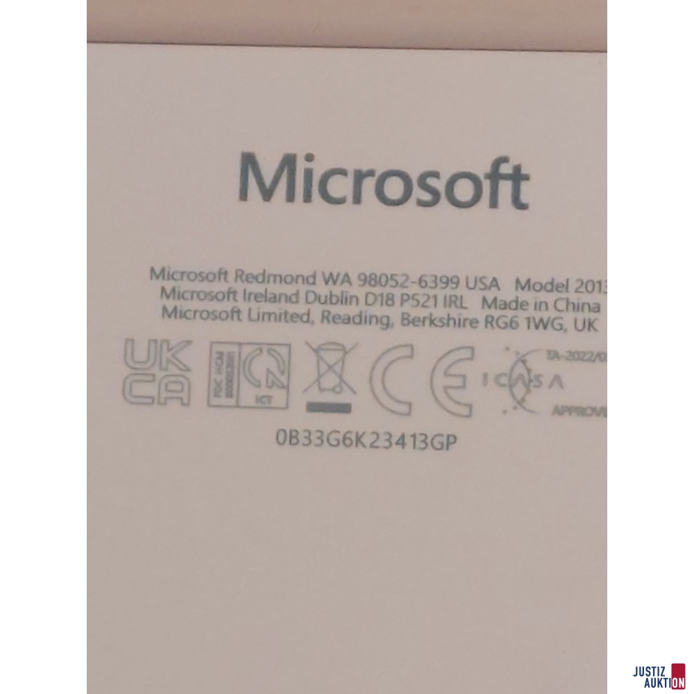 Laptop der Marke Microsoft Model 2013 Nr. 0833G6K23413GP