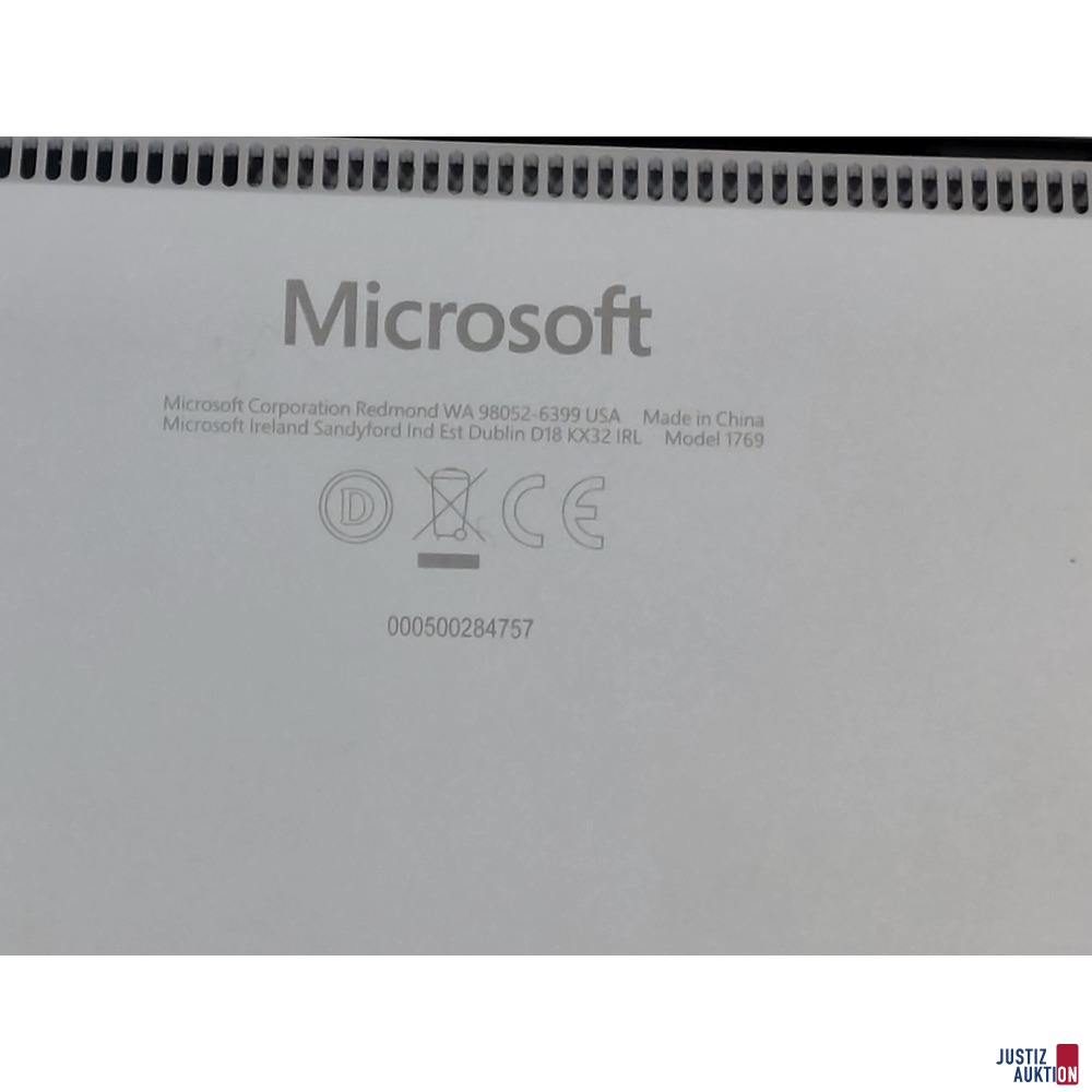 Laptop der Marke Microsoft Model 1769 Nr. 000500284757