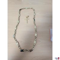 Goldkette mit Kreuzanhänger