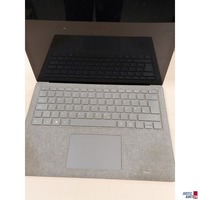 Laptop der Marke Microsoft Model 1769 Nr. 000500284757